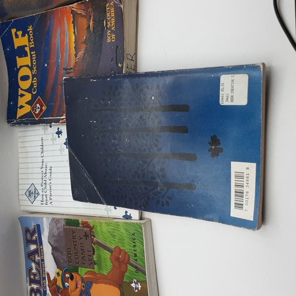 Vintage Cub Scout Books From Late 80s-Late 90s - Picture 3 of 8